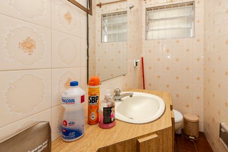 Casa à venda com 210m², 2 quartos e 2 vagasLavabo