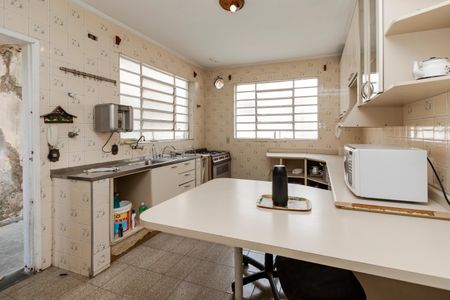Casa à venda com 210m², 2 quartos e 2 vagasCozinha