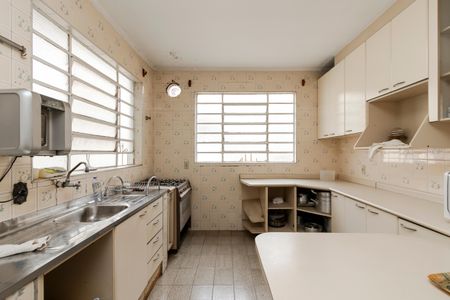 Casa à venda com 210m², 2 quartos e 2 vagasCozinha