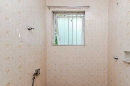 Casa à venda com 210m², 2 quartos e 2 vagasBanheiro