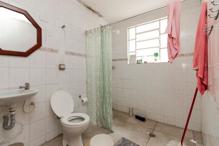 Casa à venda com 210m², 2 quartos e 2 vagasBanheiro da Edícula