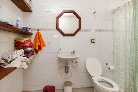 Casa à venda com 210m², 2 quartos e 2 vagasBanheiro da Edícula