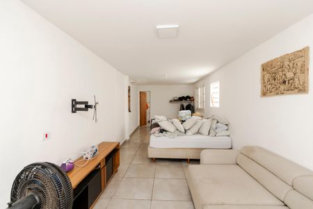 Casa à venda com 210m², 2 quartos e 2 vagasEdícula