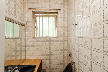 Casa à venda com 210m², 2 quartos e 2 vagasBanheiro da Suíte