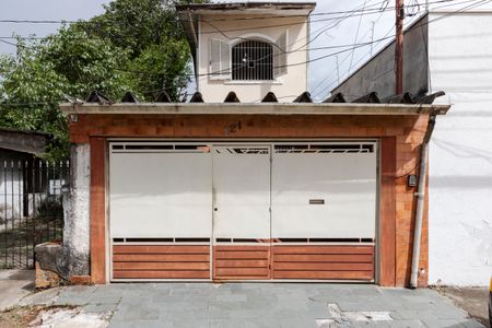 Casa à venda com 210m², 2 quartos e 2 vagasFachada