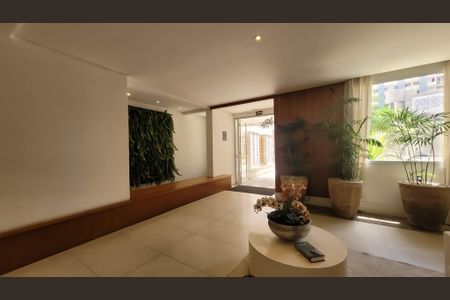 Studio à venda com 39m², 1 quarto e 1 vaga Studio à venda com 39m², 1 quarto e 1 vagaHall social