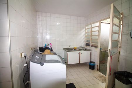 Casa à venda com 430m², 4 quartos e 4 vagasÁrea de Serviço