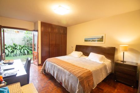 Casa à venda com 430m², 4 quartos e 4 vagasQuarto 3 - Suíte 1