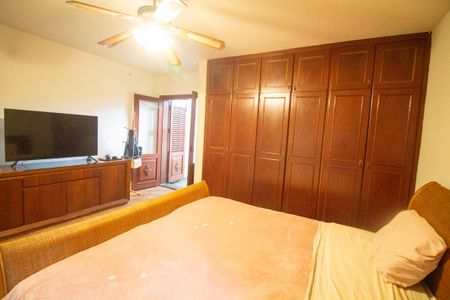 Casa à venda com 430m², 4 quartos e 4 vagasQuarto 4 - Suíte 2