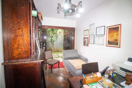 Casa à venda com 430m², 4 quartos e 4 vagasEscritório