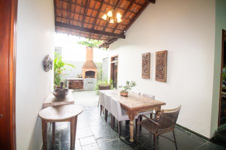 Casa à venda com 430m², 4 quartos e 4 vagasChurrasqueira