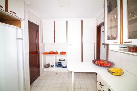 Casa à venda com 430m², 4 quartos e 4 vagasCozinha