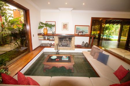 Casa à venda com 430m², 4 quartos e 4 vagasSala