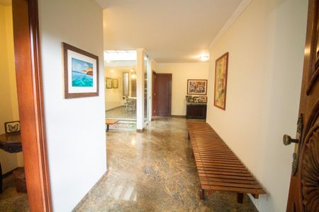 Casa à venda com 430m², 4 quartos e 4 vagasHall de Entrada