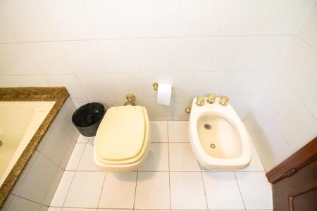 Casa à venda com 430m², 4 quartos e 4 vagasBanheiro