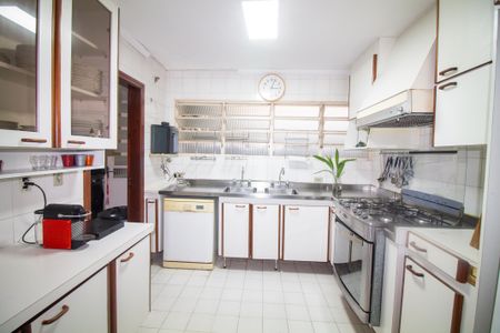 Casa à venda com 430m², 4 quartos e 4 vagasCozinha