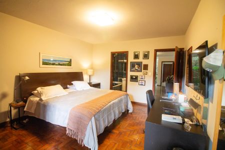 Casa à venda com 430m², 4 quartos e 4 vagasQuarto 3 - Suíte 1