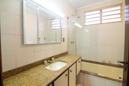 Casa à venda com 430m², 4 quartos e 4 vagasBanheiro