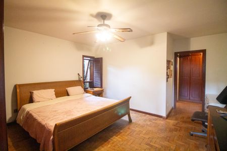 Casa à venda com 430m², 4 quartos e 4 vagasQuarto 4 - Suíte 2