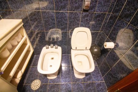 Casa à venda com 430m², 4 quartos e 4 vagasBanheiro da Suíte 1