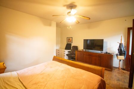 Casa à venda com 430m², 4 quartos e 4 vagasQuarto 4 - Suíte 2