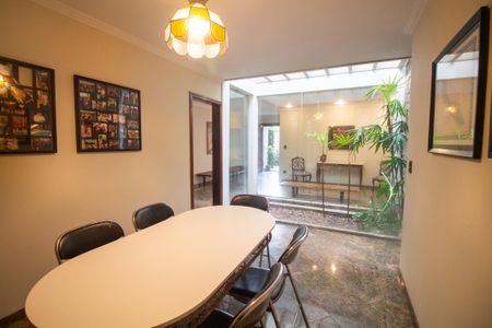 Casa à venda com 430m², 4 quartos e 4 vagasCopa