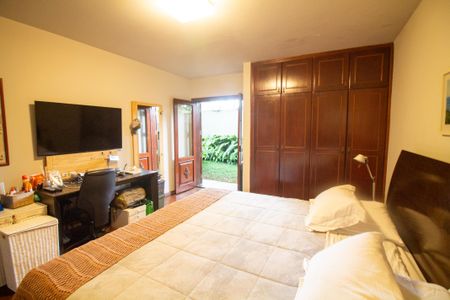 Casa à venda com 430m², 4 quartos e 4 vagasQuarto 3 - Suíte 1