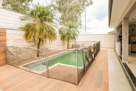 Casa de condomínio para alugar com 248m², 4 quartos e 4 vagas Casa de condomínio para alugar com 248m², 4 quartos e 4 vagasPisicina