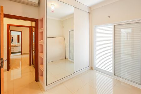 Casa de condomínio para alugar com 248m², 4 quartos e 4 vagas Casa de condomínio para alugar com 248m², 4 quartos e 4 vagasSuite 3