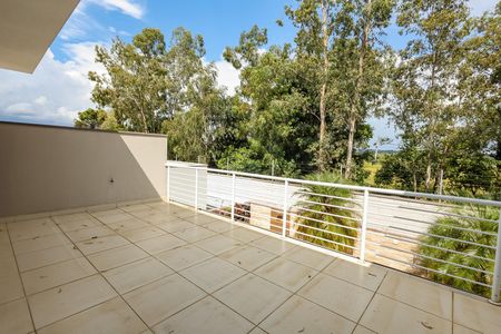 Casa de condomínio para alugar com 248m², 4 quartos e 4 vagas Casa de condomínio para alugar com 248m², 4 quartos e 4 vagasSacada Suíte 3