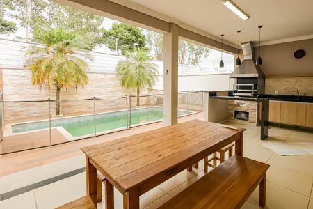 Casa de condomínio para alugar com 248m², 4 quartos e 4 vagas Casa de condomínio para alugar com 248m², 4 quartos e 4 vagasEspaço Gourmet