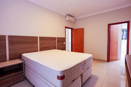 Casa de condomínio para alugar com 248m², 4 quartos e 4 vagas Casa de condomínio para alugar com 248m², 4 quartos e 4 vagasSuite 2