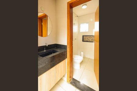 Casa de condomínio para alugar com 248m², 4 quartos e 4 vagas Casa de condomínio para alugar com 248m², 4 quartos e 4 vagasBanheiro Piscina