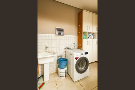 Casa de condomínio para alugar com 248m², 4 quartos e 4 vagas Casa de condomínio para alugar com 248m², 4 quartos e 4 vagasLavandeira