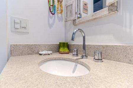 Banheiro de kitnet/studio à venda com 1 quarto, 30m² em Santa Ifigênia, São Paulo