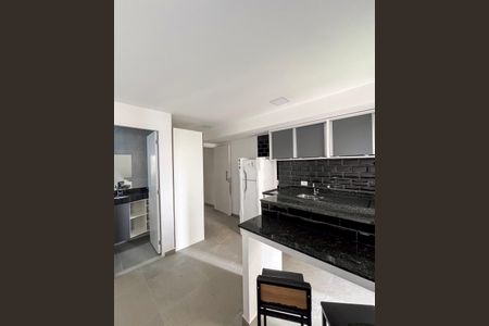 Cozinha de apartamento para alugar com 1 quarto, 27m² em Aclimação, São Paulo