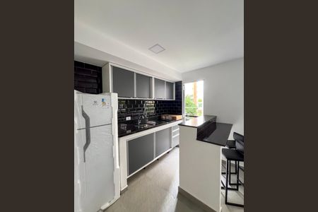 Cozinha de apartamento para alugar com 1 quarto, 27m² em Aclimação, São Paulo