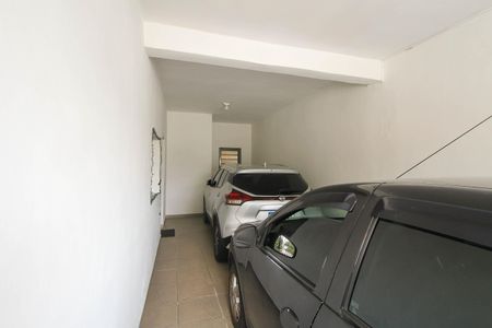 Casa à venda com 400m², 2 quartos e 2 vagas Casa à venda com 400m², 2 quartos e 2 vagasGaragem