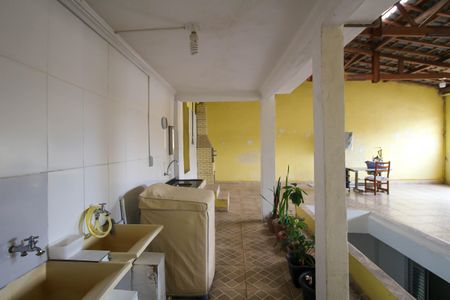 Casa à venda com 400m², 2 quartos e 2 vagas Casa à venda com 400m², 2 quartos e 2 vagasÁrea de Serviço