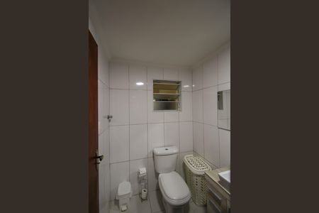Casa à venda com 400m², 2 quartos e 2 vagas Casa à venda com 400m², 2 quartos e 2 vagasBanheiro