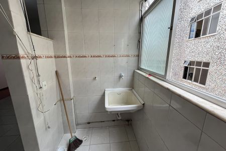 Apartamento para alugar com 76m², 2 quartos e 1 vagaArea de serviço