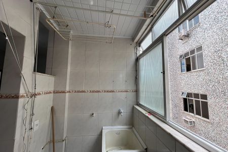 Apartamento para alugar com 76m², 2 quartos e 1 vagaArea de serviço