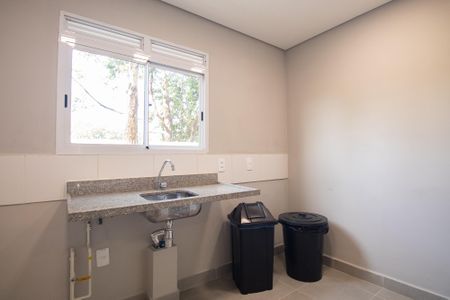 Apartamento para alugar com 42m², 2 quartos e sem vagaÁrea comum - Salão de festas