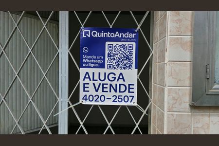 Casa para alugar com 50m², 1 quarto e sem vagaFachada casa com placa