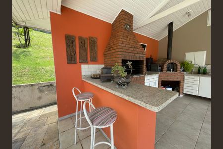 Casa de condomínio para alugar com 505m², 4 quartos e 6 vagasChurrasqueira