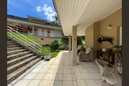 Casa de condomínio para alugar com 505m², 4 quartos e 6 vagasQuintal