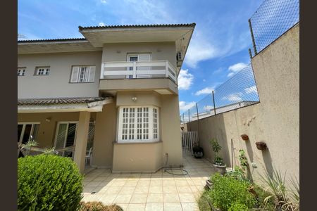 Casa de condomínio para alugar com 505m², 4 quartos e 6 vagasFachada