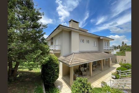 Casa de condomínio para alugar com 505m², 4 quartos e 6 vagasFachada