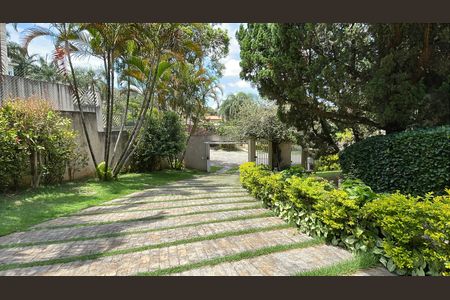 Casa de condomínio para alugar com 505m², 4 quartos e 6 vagasEntrada