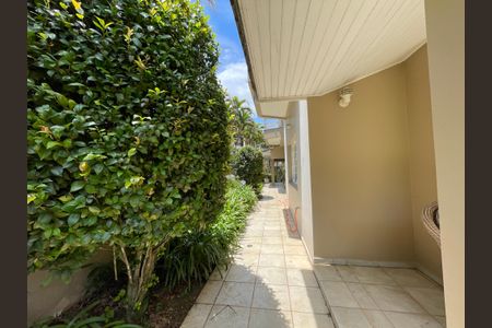 Casa de condomínio para alugar com 505m², 4 quartos e 6 vagasQuintal